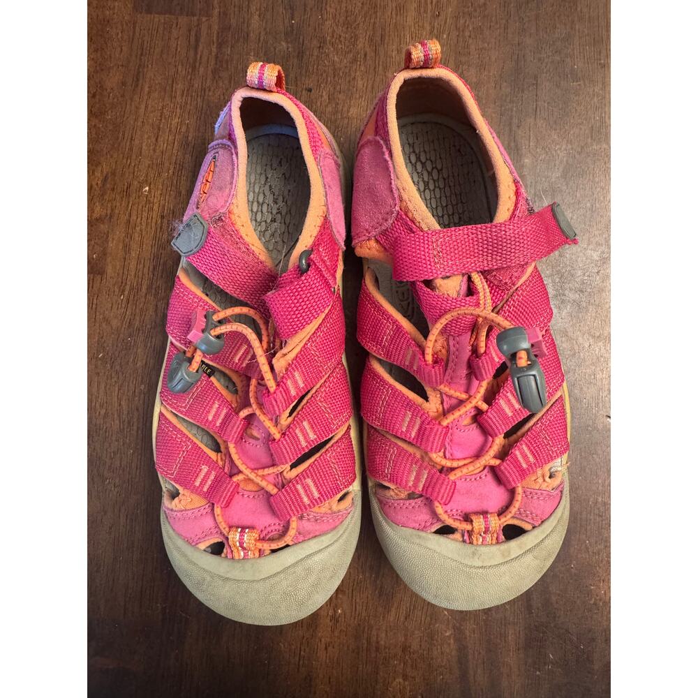 Girls keen water shoes big kid size 2 pink